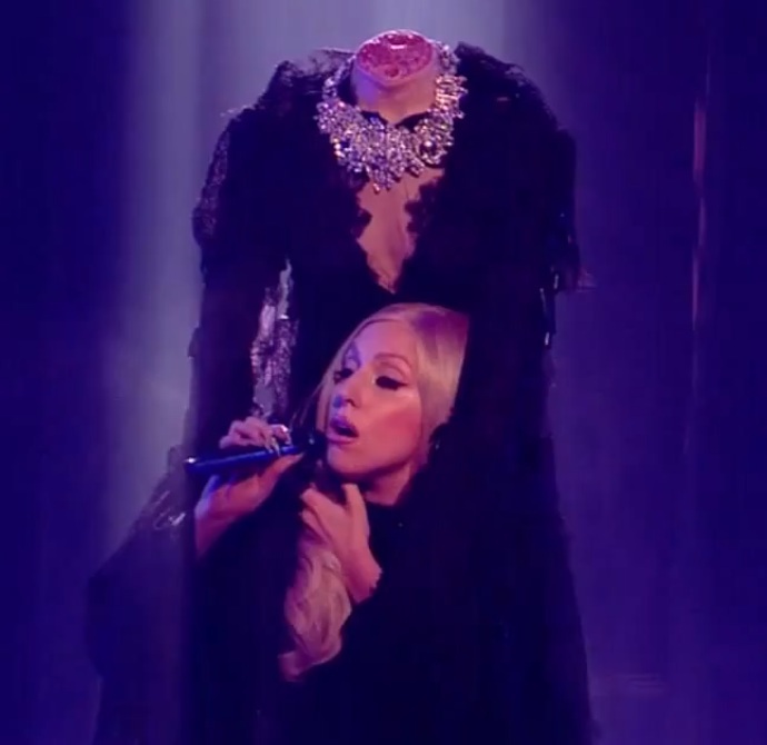 lady-gaga-x-factor-uk-1