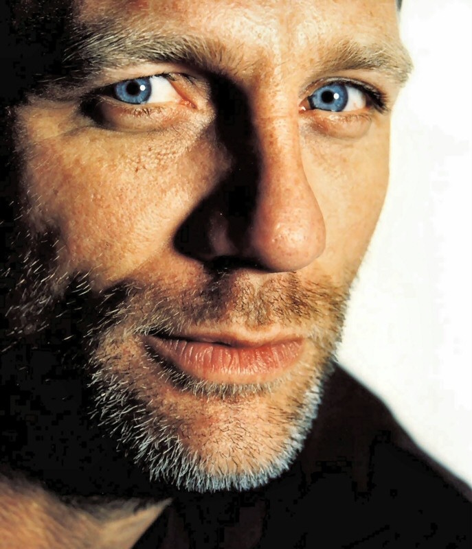 Hot or Not : Daniel Craig AKA James Bond