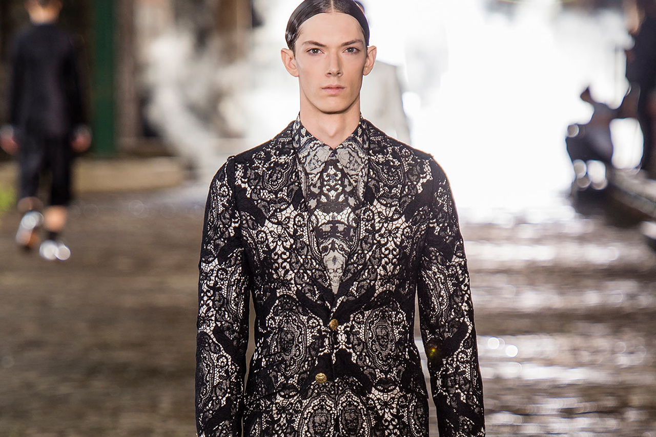 Fashion : Alexander McQueen Spring 2014