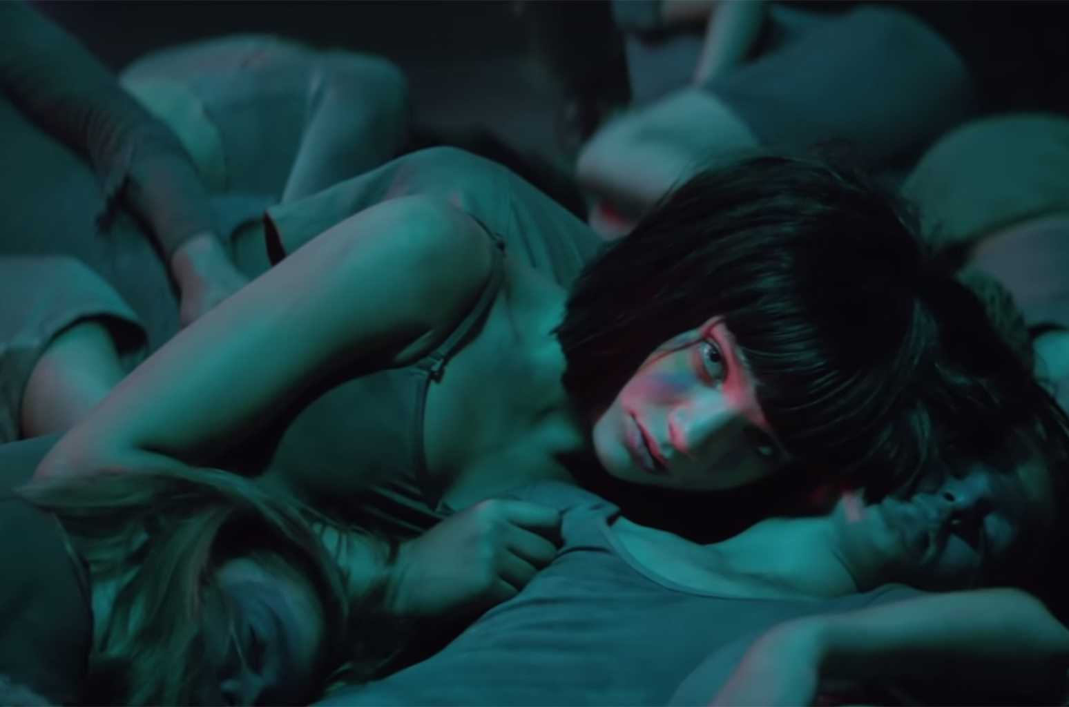 02-SIA-the-greatest-screenshot-2016-billboard-1548